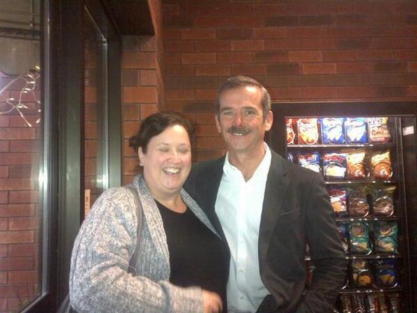 MoSistas_LdnOnt's tweet photo. Me and Chris Hadfield. Me too giddy to keep my eyes open! #latornell #brushwithfame http://t.co/nMF7GyyIQA