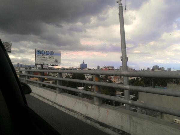 ChinizGomez's tweet photo. Recuerdo. Cuando vi el arcoiris y me emocione como niña de 7 años http://t.co/gTjy3X80Sm