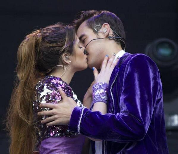 OrgasmosDeTini's tweet photo. #Jortini Besos Perfectos &amp; Este <3 http://t.co/tICZzoT82x