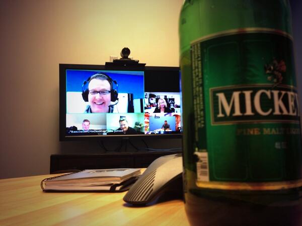 GiddyCroissant's tweet photo. Virtual happy hour. I love my job. http://t.co/DXeoxKk4Wm