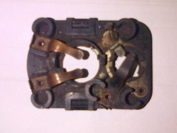 egienanjar's tweet photo. @juALVESpa jual fiting lampu depan SIEM. Ori sprint http://t.co/lm66fTR6hw