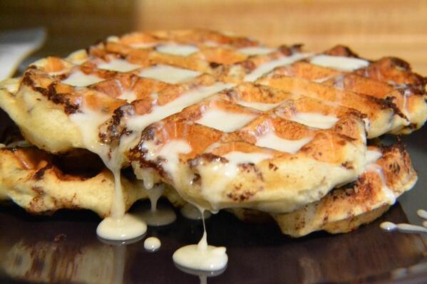 YummyImages's tweet photo. Cinnamon Roll Waffles http://t.co/ZhgX1Juvoe