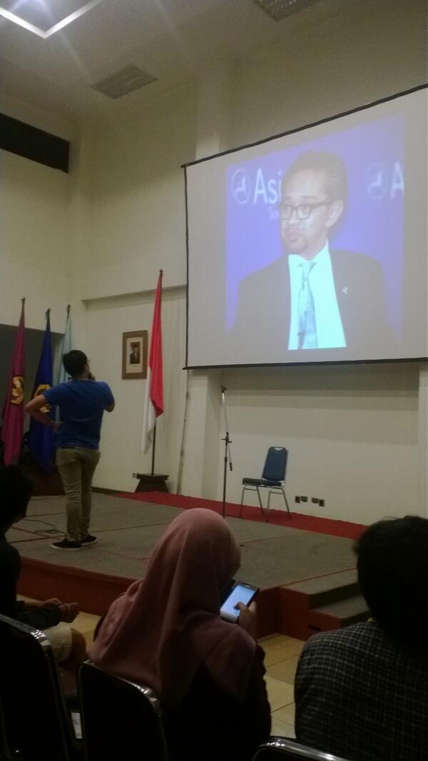 pangeransiahaan's tweet photo. And look at this dapper gentleman #PPStandUp http://t.co/a7UZMtFx07