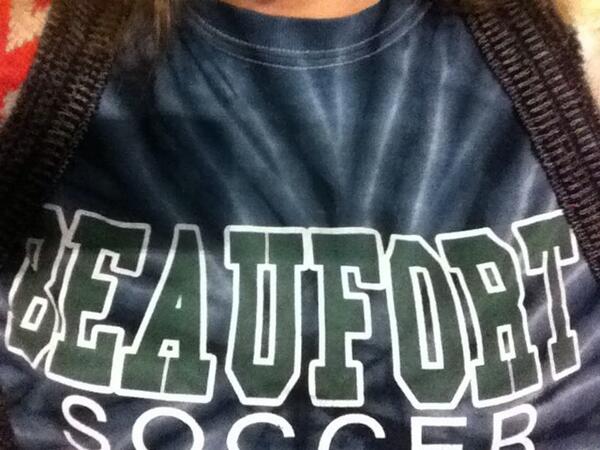 TaylorRabon1's tweet image. #beatbeaufort #loljk #beatyellowjackets #bigscreen #goeagles