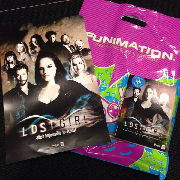 emhig's tweet image. Thank you @lostgirlseries @GiantApeMedia @FUNimation &amp;amp; @reddit for the AMAZING #LostGirl goodies! #BoIsBack