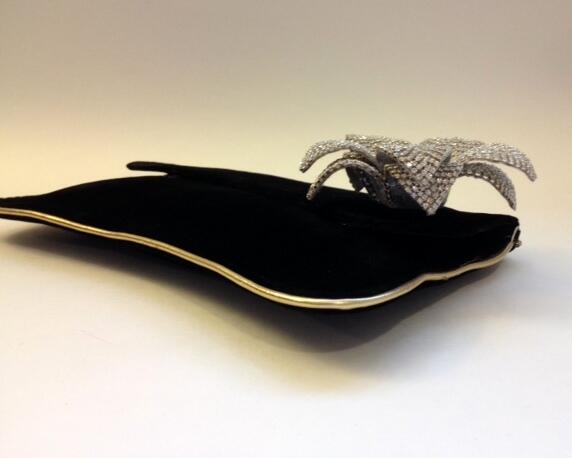 29th NOV 2013 FRI @ 111Minna Gallery 7PM-1AM 
 Xcited to be @ Chillin Productions Annual Holiday Show