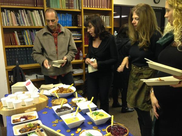 The latkes are free! Thanks, Jamdys and sponsor MJC&amp;S Sisterhood. Join us! #thanksgivukkah #jamdys