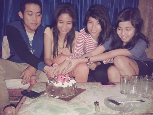 Anyailnata's tweet photo. Kebersamaan :)♥ http://t.co/WxYKnoIB1C
