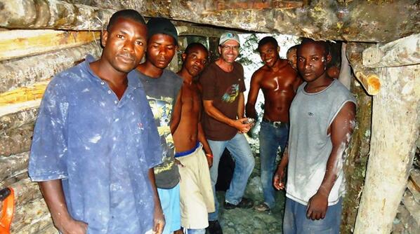 RDLarimar's tweet photo. Túnel de Jade - Minas de Larimar  https://t.co/wd60mpxLnZ http://t.co/kLd8s4tHza