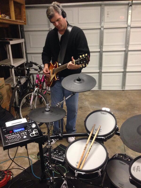 Daddy_Big_Nuts's tweet photo. Donkey Punch laying down some tunes.  @The__Giggler we need your sweet bass!  @wazzamartin @CandyCane949 @El_Crashy http://t.co/F9XUl7zwCl