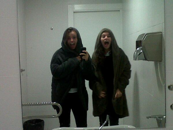 clararva's tweet photo. Muchisimas felicidades a la beibi @Luciaa_Ayala ♡♡ te quiero mucho http://t.co/kLyzEcOPT1