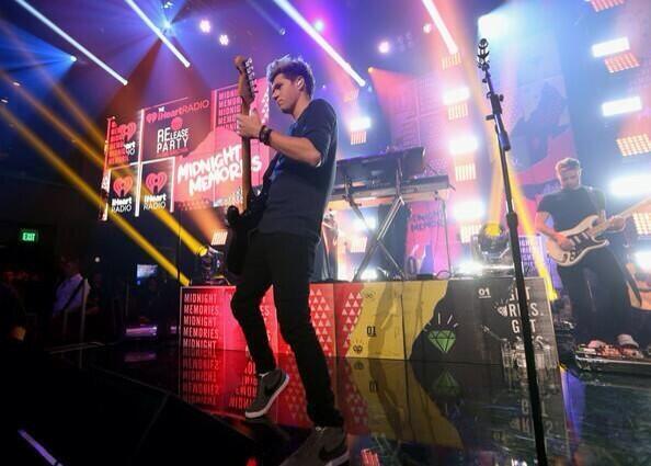 Loved iheart radio today! Always comfortable when I have a guitar in my hand !