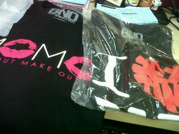 RoseannBlente's tweet photo. We love BNO shirts@BNOTees sa friday sabay sabay namin isusuot sa office:-) @sam_yg @djtonytoni @_slickrick http://t.co/IaPykG95kH