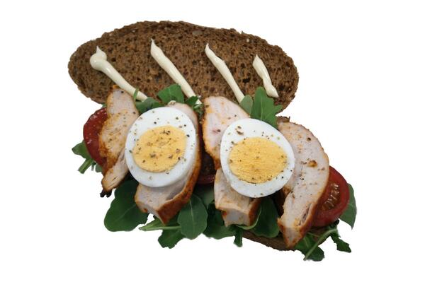 Maak kennis met onze nieuwe luxe belegde broodjes, b.v. Westergeest: Rucola, smaaktomaatjes, kipfilet, ei;  hmmmmmm