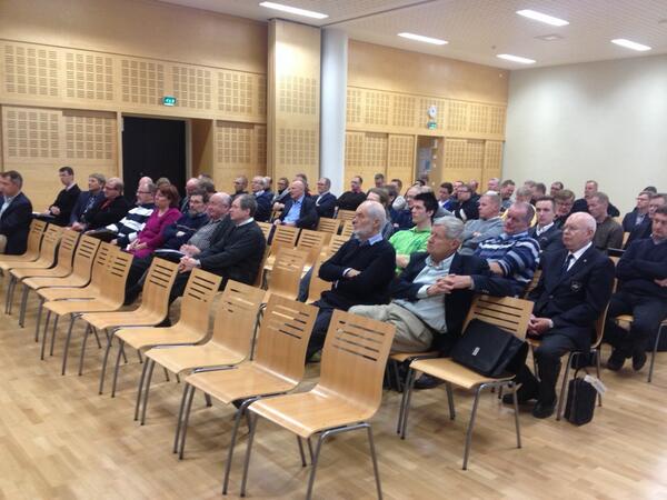 Seuraseminaari is on! @Suomenlinnassa paistaa aurinko. Koska tilattiin #superviikonloppu #talotäynnä