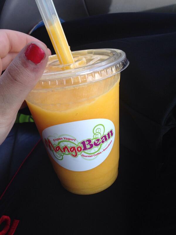 FatToFlawless's tweet photo. Mango smoothie😍😍 perfect for after practice http://t.co/HzA9EEqpMY