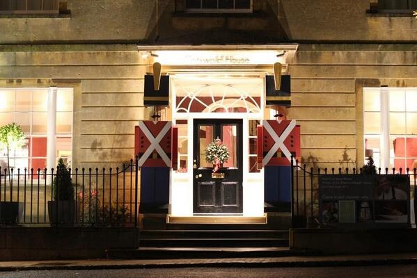 MarkMatcham's tweet image. Getting prepped 2 reinstall these wooden soldiers outside Cotswold hotel on Mon 4 Xmas - come by and take a look