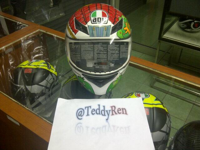 Terjual Helm AGV k3 dan GP-tech harga MIRING ukuran 