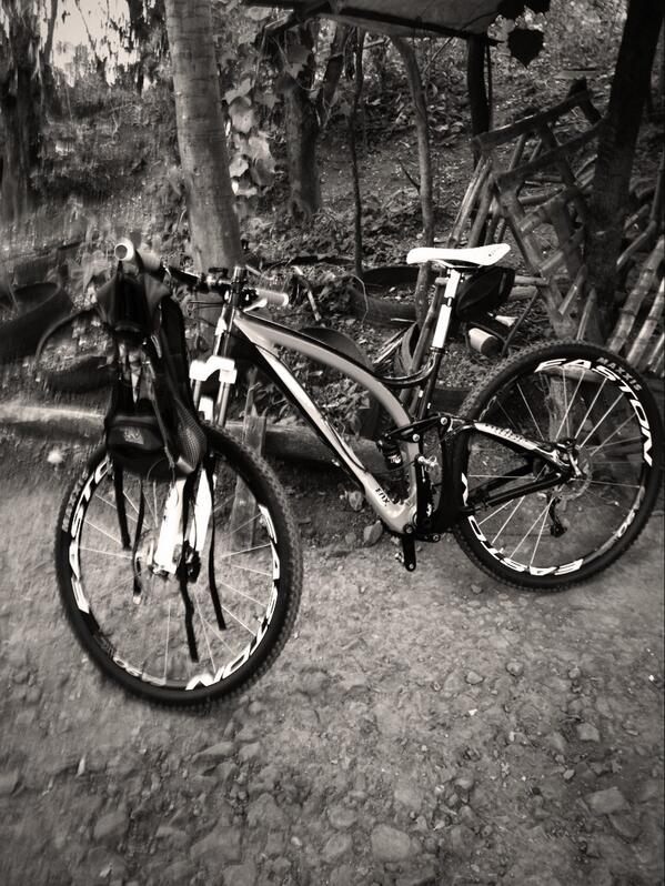 Raffdeguzman's tweet photo. Let's go "tour of the fireflies". http://t.co/RtmnA9x6lp