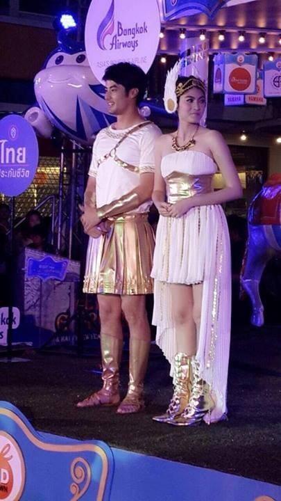 yayananza's tweet photo. @Boy_Pakorn @margie_rasri  พี่บอย พี่มาร์กี้ น่ารักเวอร์อ่ะ. มาอุดร บ่อยๆ นะค่ะ. คิดถึงๆ http://t.co/ulYIRLAcVS