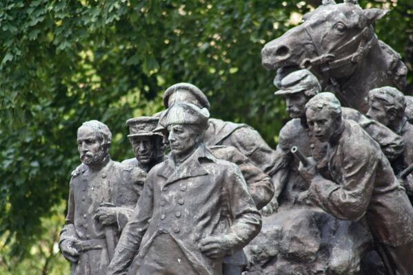 MilitaryPark's tweet photo. "Wars of America" the centerpiece of Military Park. http://t.co/MctBz0M327
