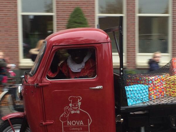 Ook #sinterklaas is in #zelhem aangekomen en niet met de boot maar met #pakjes #motoguzzi vanavond de schoen zetten