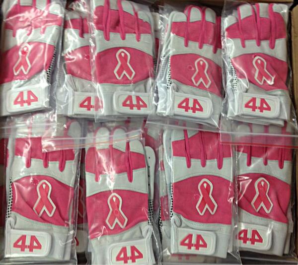 44ProCustom's tweet image. 💞 Breast cancer awareness #SWINGFORTHECURE batting gloves are back in stock! Only $29.99 💞 buff.ly/17WyWn0