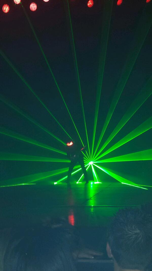 brulepoittevind's tweet photo. @M_Chedid c'était juste énorme #M221113 http://t.co/bayMdf8eB5