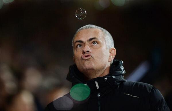 BZxmxRwCMAAXqeD Jose Mourinho bubble picture goes viral during Chelseas 3 0 win at West Ham