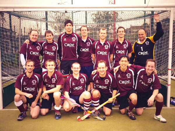 gregedmundss's tweet photo. @WappingHC @bar_cape Men's 3s looking good in the new kit. Thanks http://t.co/jZcgAh4HBc