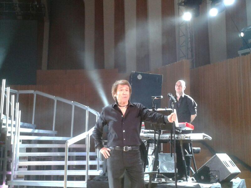 Прямая ссылка на встроенное изображение