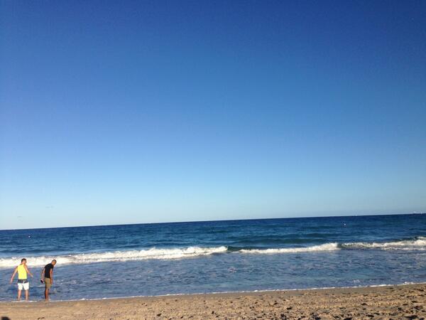 joelbpin's tweet image. Listening to @AubreyODay slay #secondcall #betweentwoevils while at the beach. Soooo relaxin!