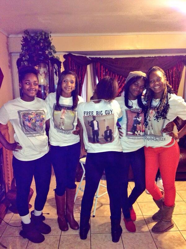 skillzzbaby__'s tweet photo. we love you! &amp; I know you gone shake back , just keep fighting .. 💪♥️ http://t.co/dU6uCQnMgQ