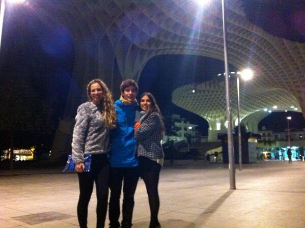 Elenav93's tweet photo. Que buena noche! #desconexión #friends @MaiteLDeLaRosa @anaperher2 y @JaviiMg_13 :) vuelve pronto!!! :D http://t.co/vbvX2IdJL6