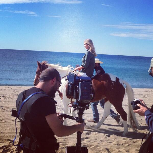 Fun day on set! 🐎💗 Kate Upton kateupton