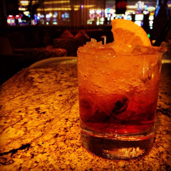 MonteCarloVegas's tweet photo. We're not letting this cold weather stop us from having a great time at #HitBar tonight! http://t.co/o7msq9Csnu