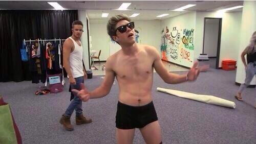 Cozy_Nialler's tweet photo. The fact that I got to see this today. My life is complete #1DDaylive #1DDayHighlights # http://t.co/3P67GWCshM