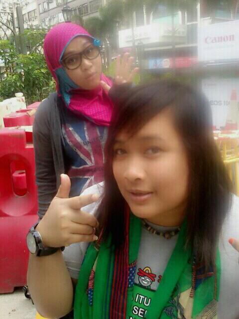 “@GadisNoah: LunaSee HK for U kak <a href="/LunaMaya26/">luna maya</a> 

hapPy Weekend kak ....

* <a href="/OfficialLunasee/">LUNASEE</a> <a href="/arlunerz/">arlunerz</a> ” kiss