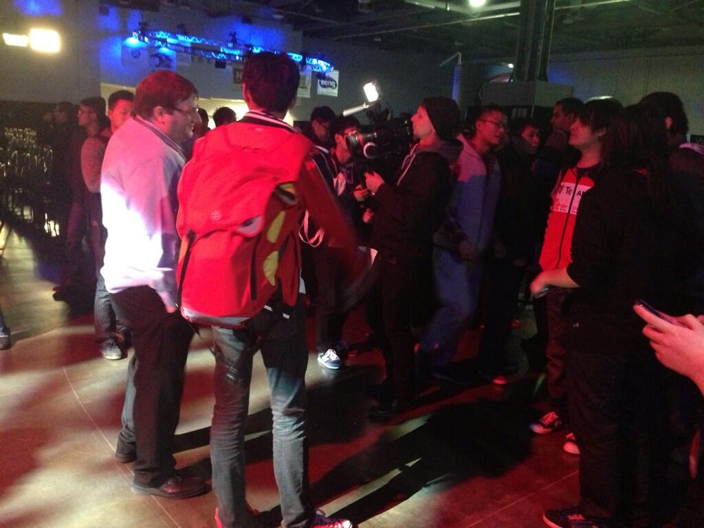 BZzuHvoCEAAsbbp.jpg:large