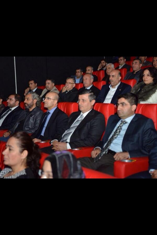 batmanparkavm's tweet photo. Kayip bir rüyanın izinden nereye kadar gidebilirsin.. Üç Yol filmi büyük ilgi gördü. @memetsimsek @yilmazarslan1 http://t.co/HvYv9bcssm
