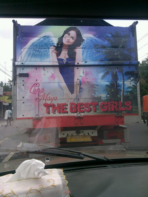 “<a href="/chubyman/">Khalifa</a>: <a href="/LunaMaya26/">luna maya</a>  Emang bener2 the best girl ;) hahaha :p ” hahahha kacau di truck pula :D