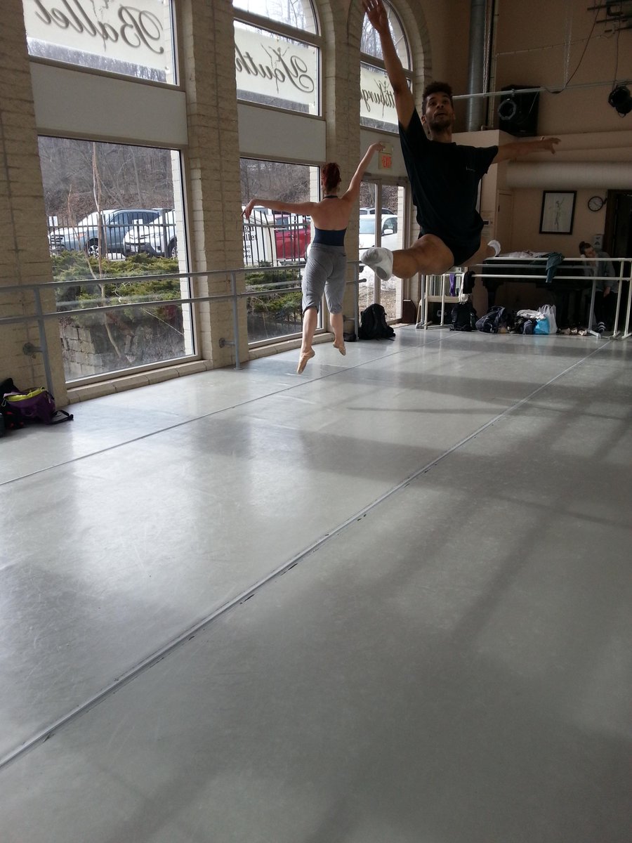 TextureBallet's tweet photo. Rehearsal for #UnleashedEmotion #Texturepresent http://t.co/C5OsOoic4P