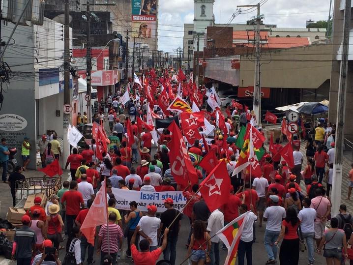 oobservadorbr's tweet photo. Maceió (AL), nesse momento... | #Dia13DiaDeLuta | http://t.co/mwK558h19F