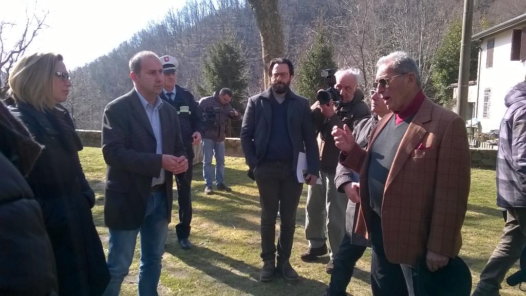 ComuneStazzema's tweet photo. Sant'Anna di StazzemaCon Assessore Nocentini http://t.co/6PfmeJr2K6