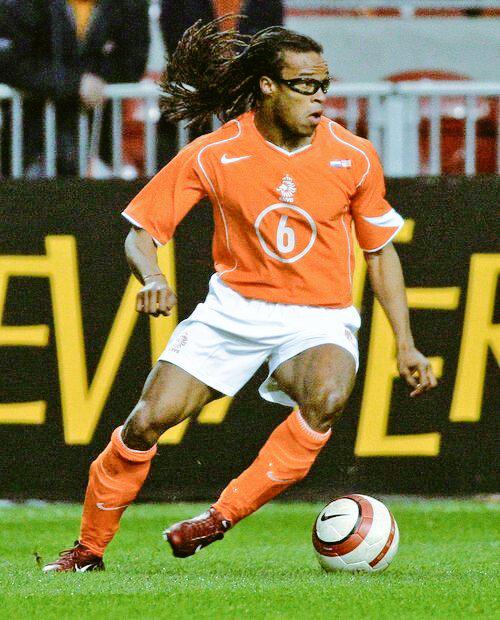 Happy Birthday to the most swaged up football player.... B|
Edgar Davids 