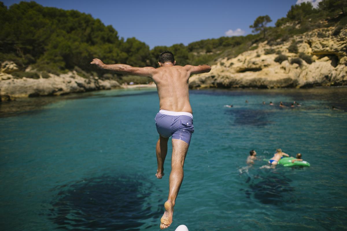 Jump in! #travel #lifestyle #lifestylephotographer #lifestylephotography #travelphotographer #travelphotography