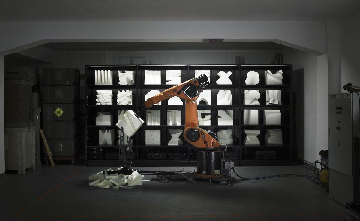 wallpapermag's tweet image. Not long left to make your design dreams a reality with #Robochop po.st/LbNvNZ