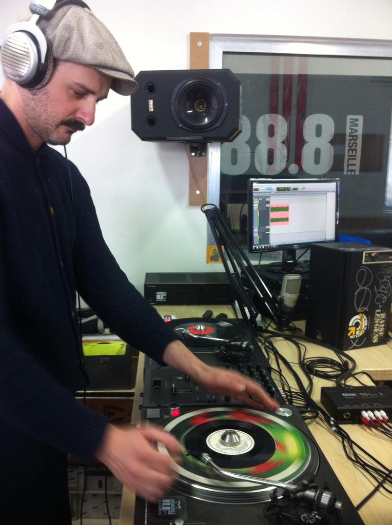 midisteadygo's tweet photo. René la Dynamite on the air @radiogrenouille #Marseille 88.8fm NOW strictly #RhythmnSoul 7" #vinylonly Baby! http://t.co/jfU7zSALVj