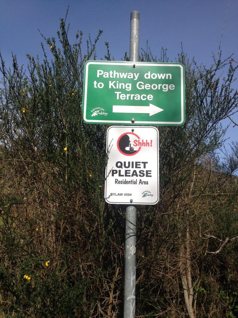 VibrantVictoria's tweet image. #OakBay's signs show sense of humour, but the new Shhh! sign is all business vibrantvictoria.ca/forum/index.ph… #yyj