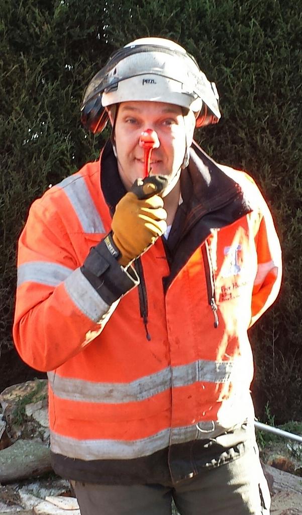 TreeHugga's tweet photo. @rednoseday @radioleary Have a great day all #RND15 #Cuppaforacause #makeyourfacefunnyformoney @TheoPaphitis #SBS http://t.co/X1WasJzchs